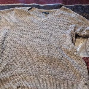 American eagle vneck sweater